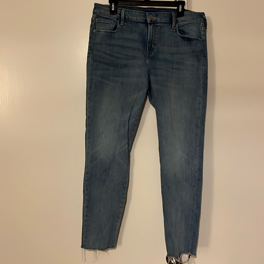 Light cropped jeans